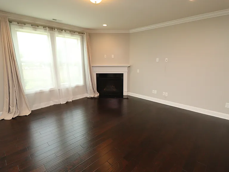 410 Boscawen Ln — Photo 14