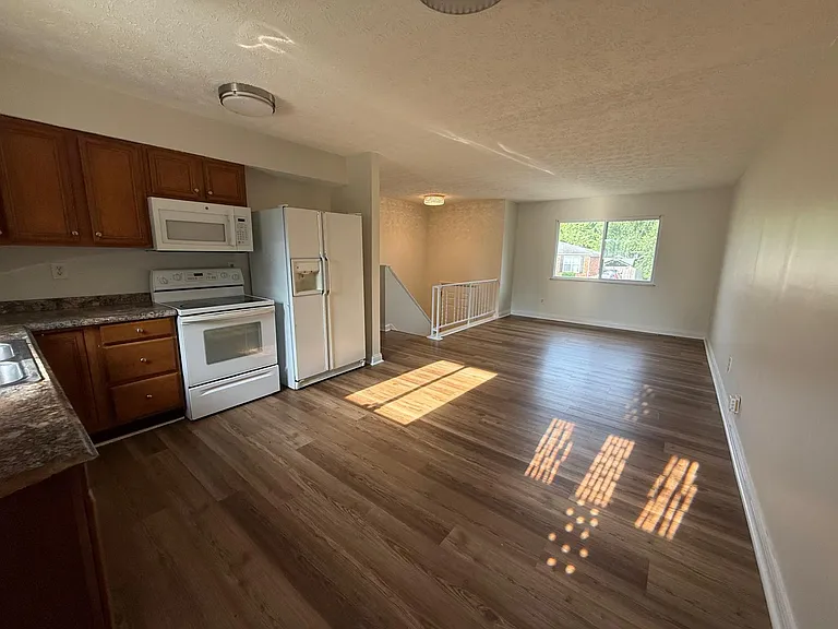11214 Pyramid Rd — Photo 12