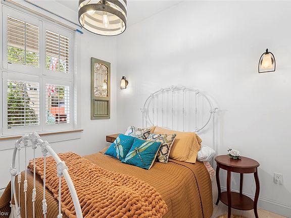5th image of 4411 Point Comfort Dr