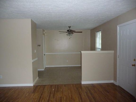 2nd image of 202 Fawnwood Ct