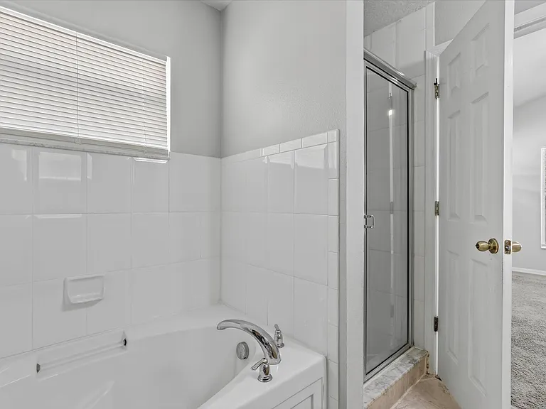 931 Emerald Green Ct — Photo 32