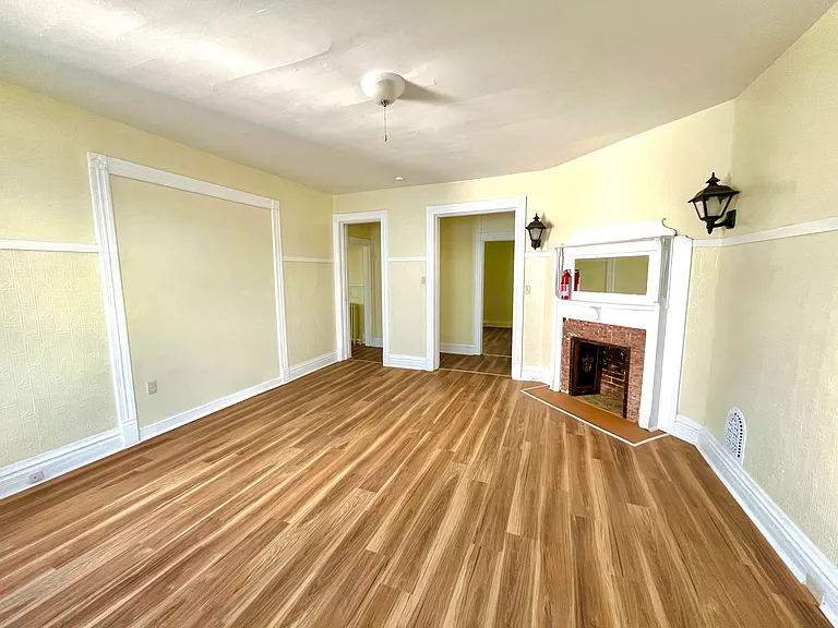 1310 Washburn St #1 — Photo 6