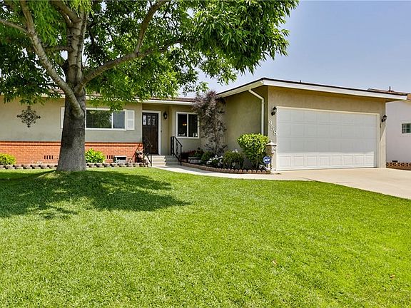 3rd image of 958 W Granada Ct