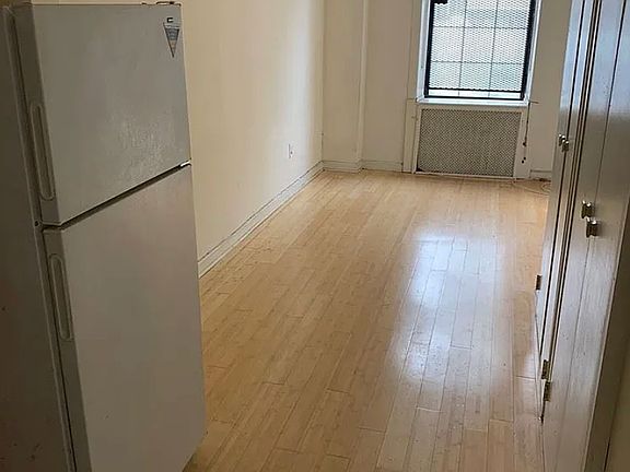 4th image of 313 S 18th St APT 1FS