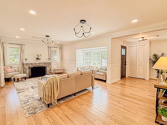 5th image of 9 Watkins Place