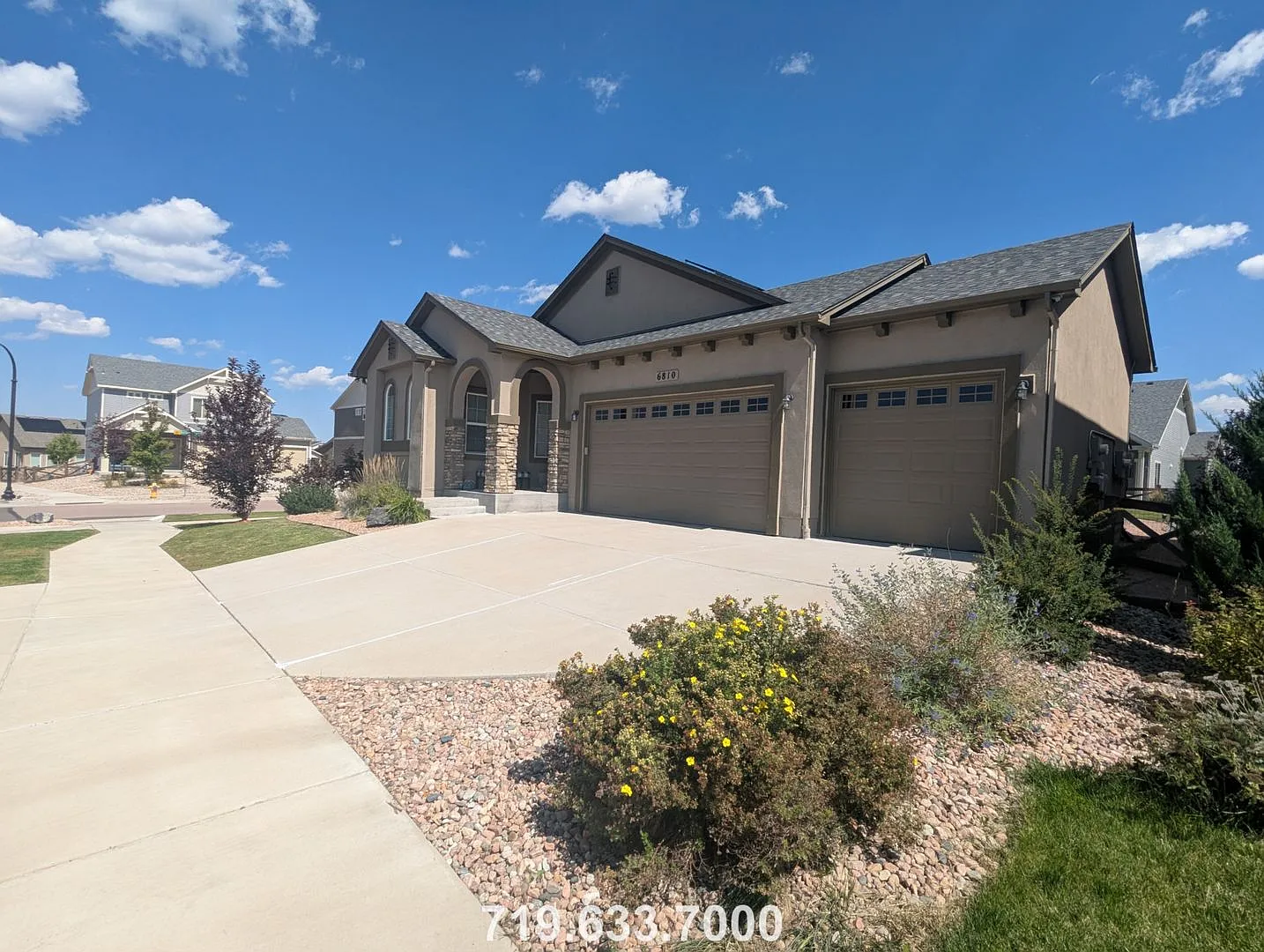 Gorgeous 4 Bedroom in Banning Lewis! — Photo 2