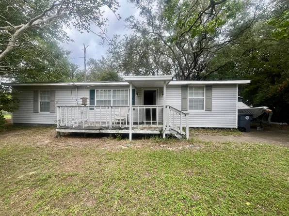 312 Hillcrest Ave, Valparaiso, FL 32580