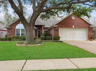 116 Briarwood Ct, League City, TX 77573