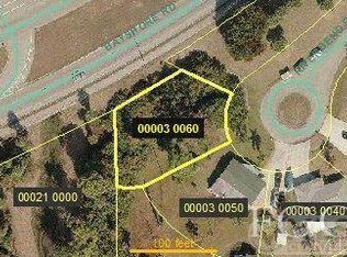 712 Riverbend Rd, North Fort Myers, FL 33917