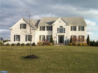 5 Jonathan Dr, Sewell, NJ 08080