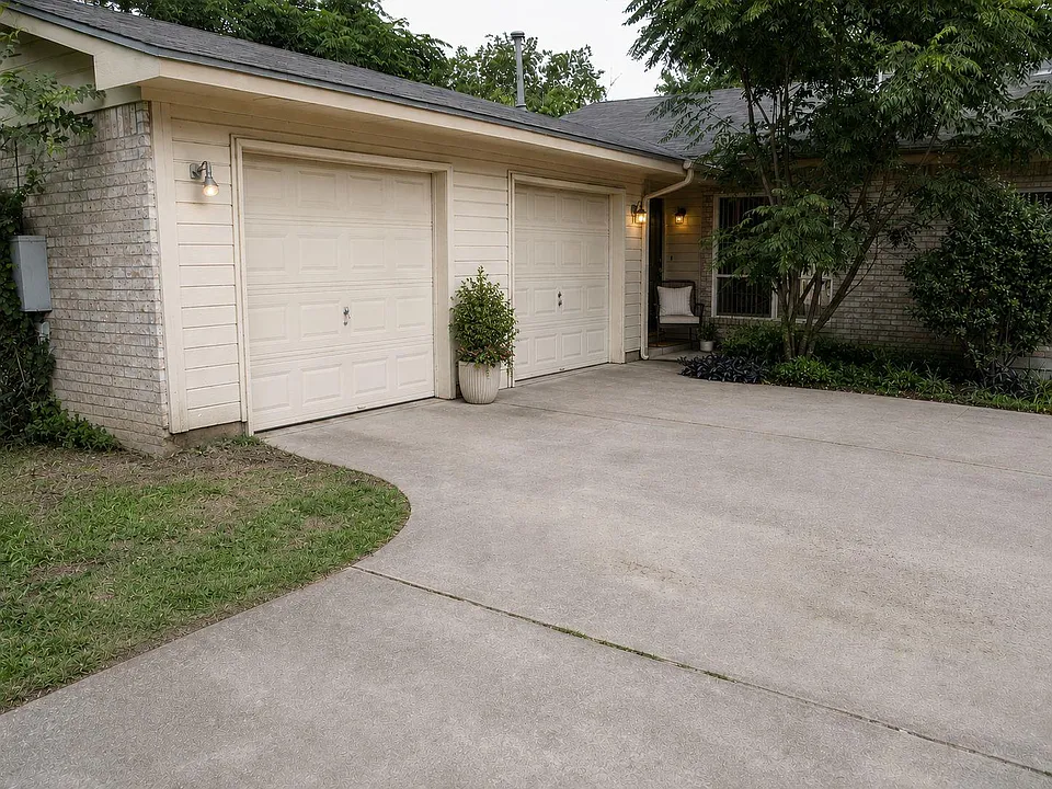 902 Quartz Ct #B