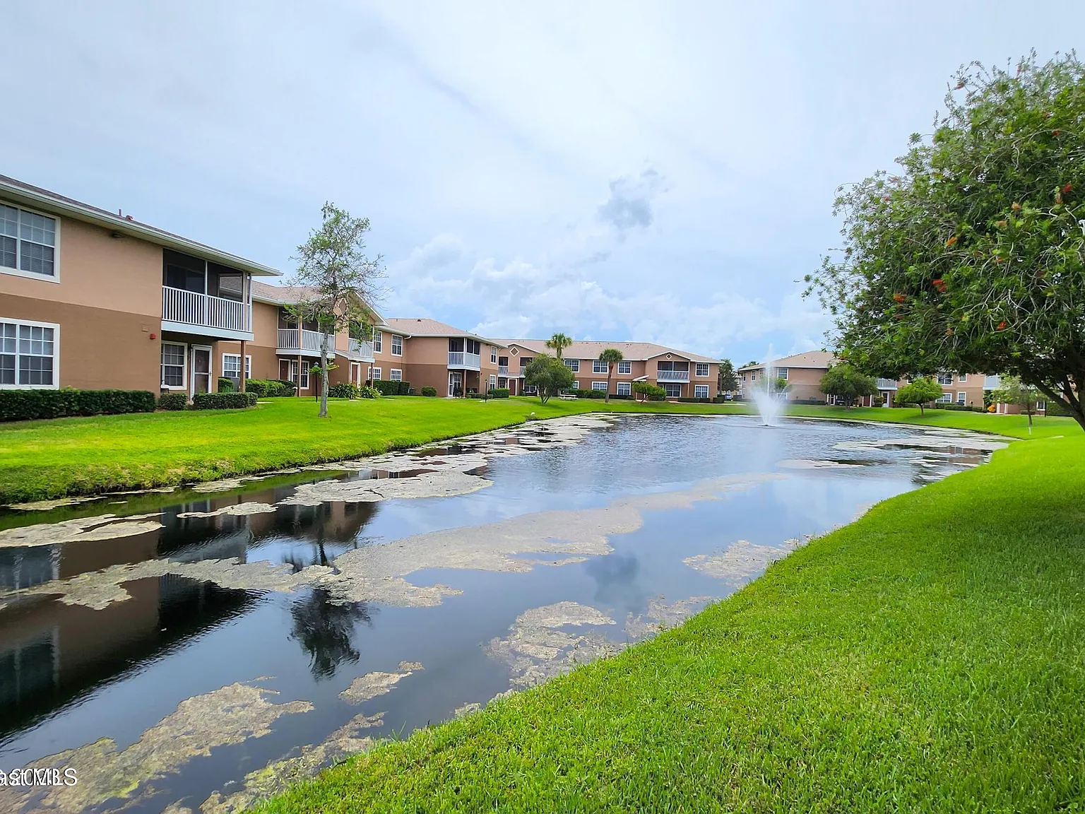 2 bed, 1.0 bath, 937 sqft, $1,750 — Photo 3