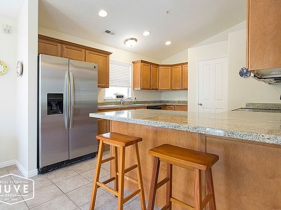 5th image of 878 E Red Sage Ln