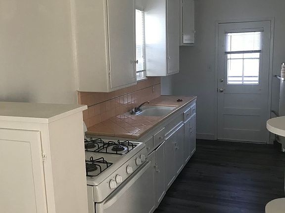 4th image of 2120 Montair Ave