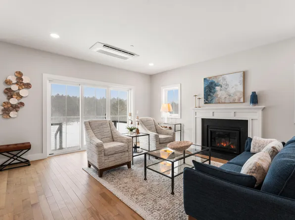 66 Owl's Nest Road, Portland, ME 04102