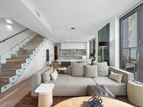5th image of 450 Westview St #2406