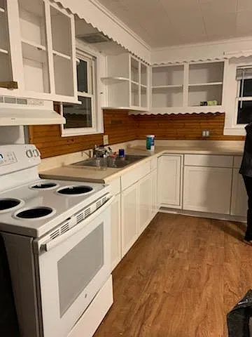 3 bed, 1200 sqft, $2,400 — Photo 4