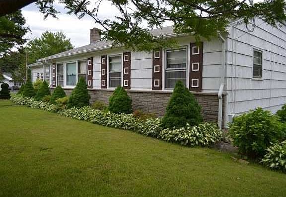 2nd image of 2 Beachwood Dr