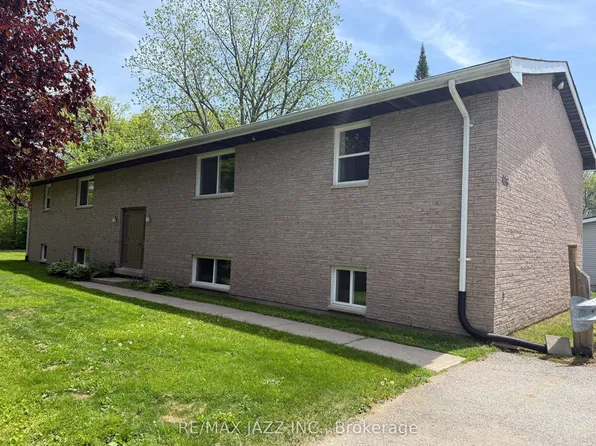 416 Gill St, Orillia, ON L3V 4K6