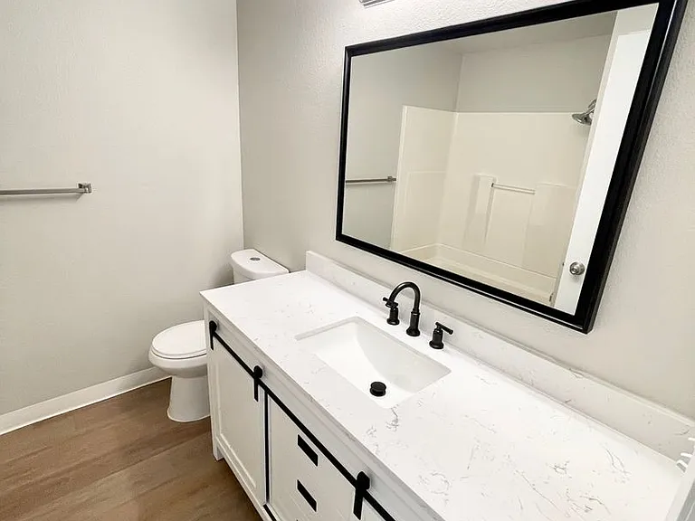 Driscoll Ln. 4-Plex — Photo 14