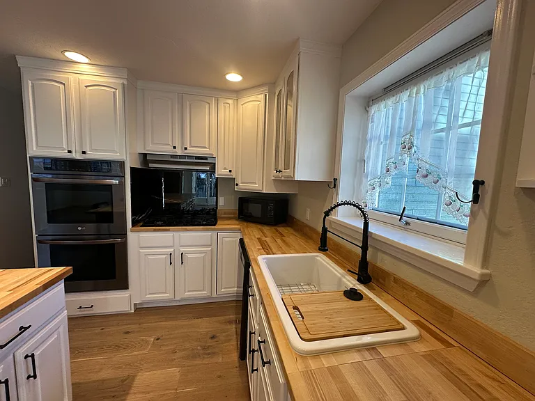 New sink, countertops and hardware