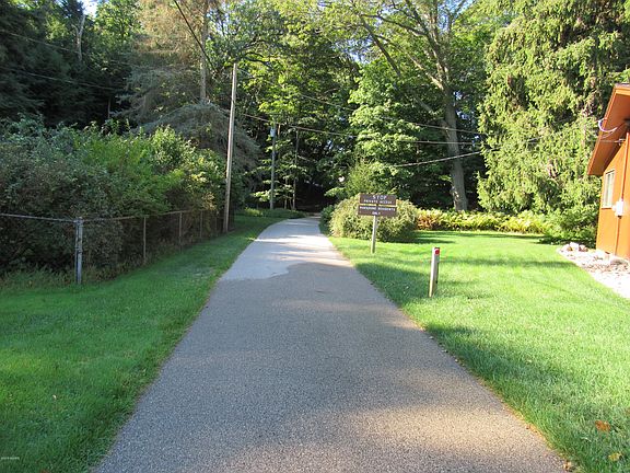 4th image of 1991 Shorewood Dr
