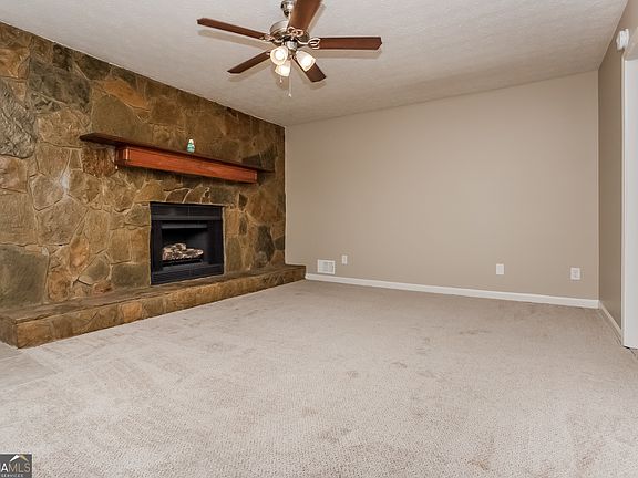 2nd image of 3851 Sundowner Ct SE