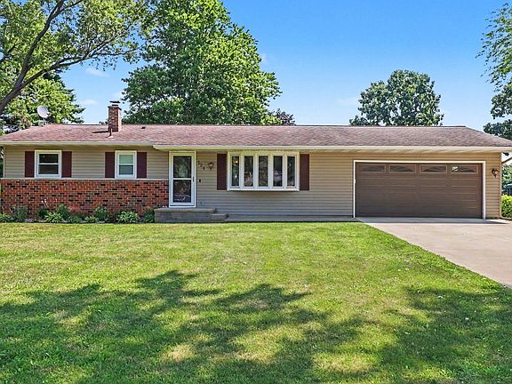 2nd image of 124 River Park Dr