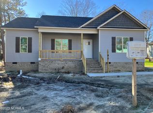 209 E 3rd St, Kenly, NC 27542