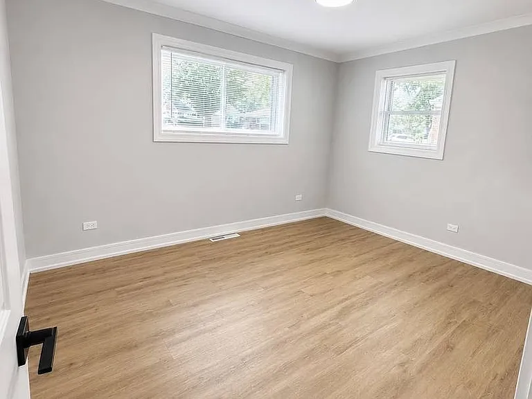 17037 Greenbay Ave — Photo 4