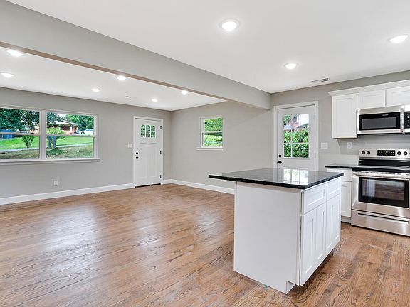 5th image of 198 Belleview Dr SE