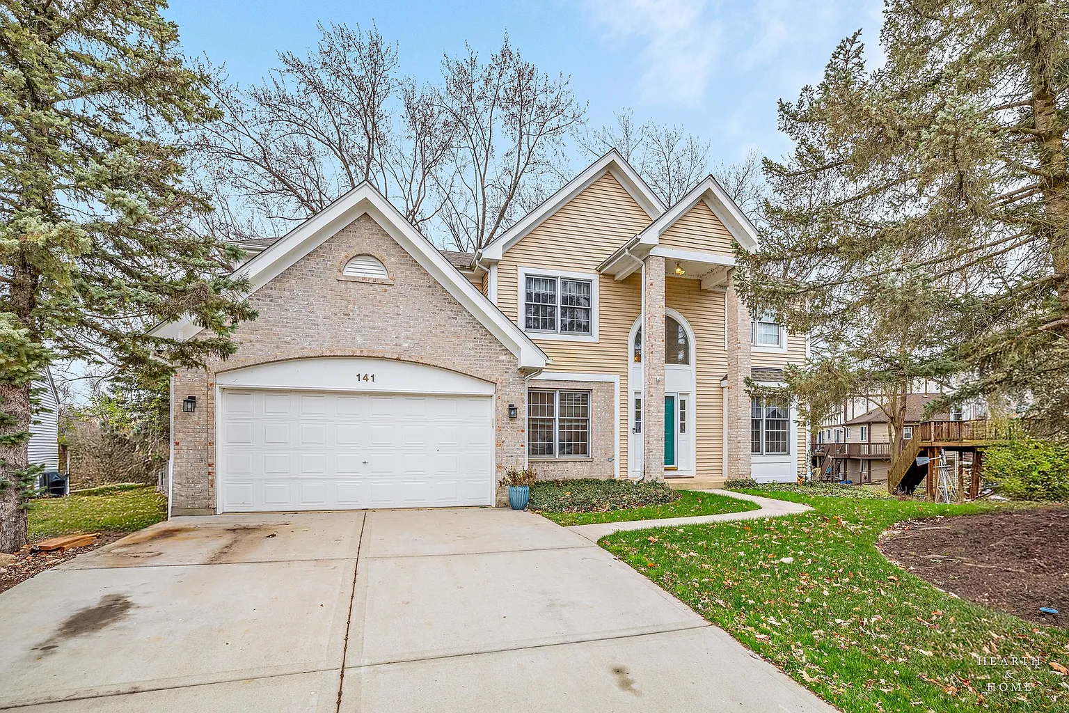 141 Robincrest Ln photo 1