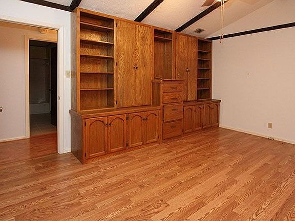 4th image of 4011 Glenrock Dr