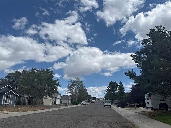 5th image of 994 Haystack Dr
