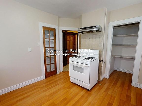 3rd image of 33 Bellingham St #2