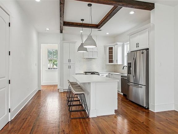 4th image of 2902 Castiglione St