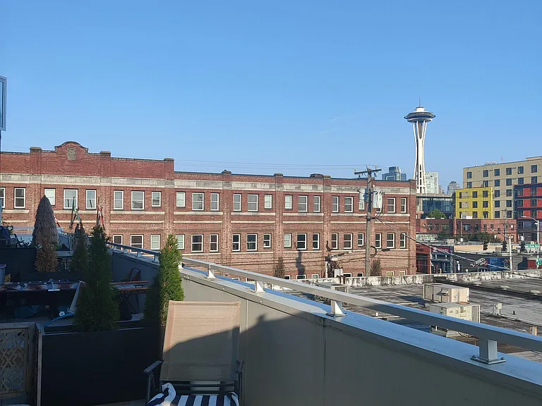Russo Apartments — Photo 25