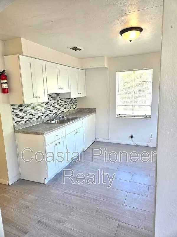 2 bed, 1.0 bath, 720 sqft, $1,395 — Photo 4
