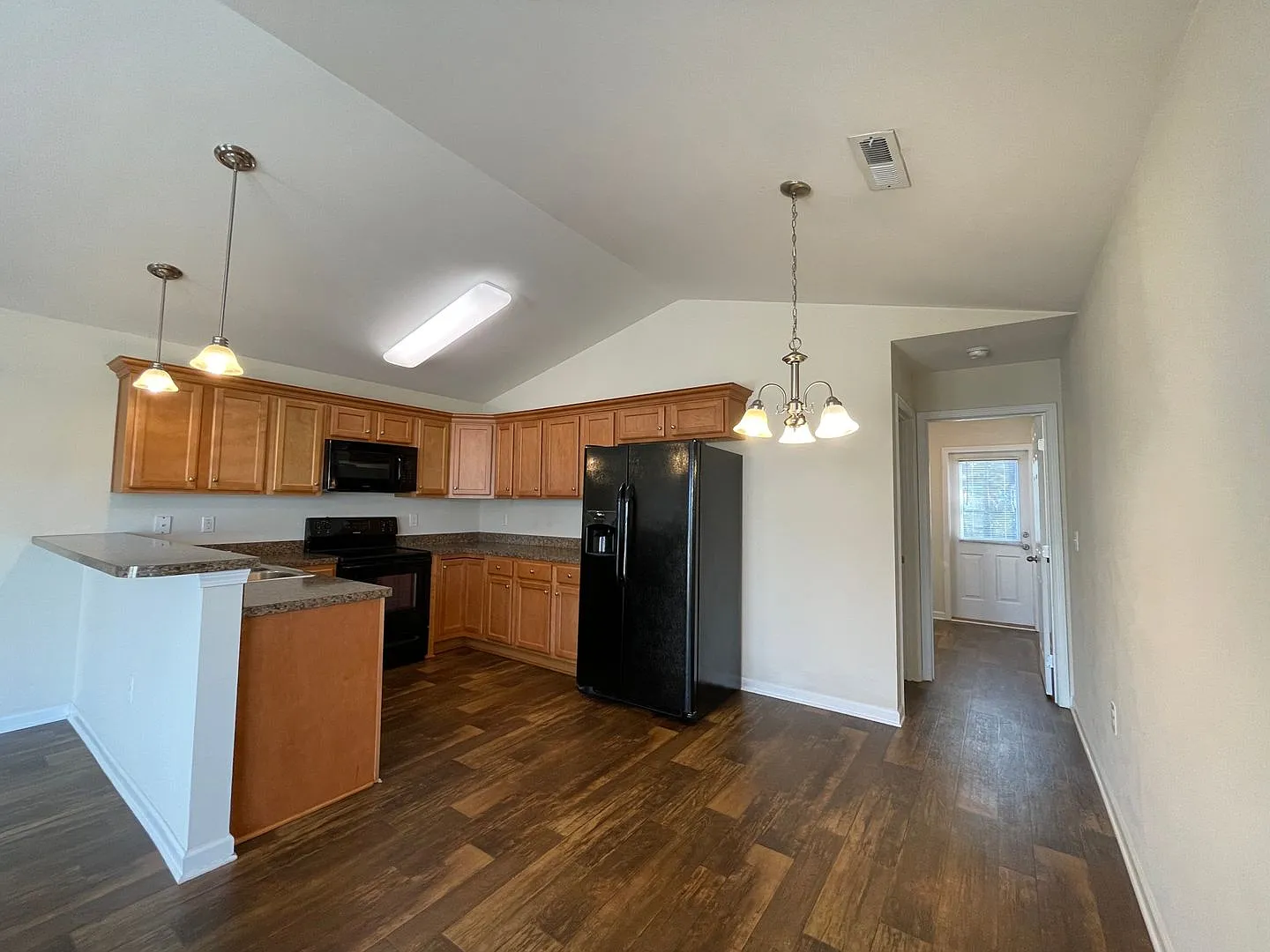 Great 3br/2ba Home Available In St John's Ridge! Fresh Paint! No Carpet! — Photo 4
