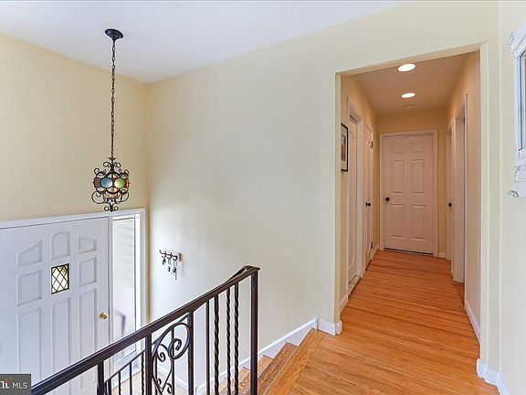 5th image of 523 Virginia Ave