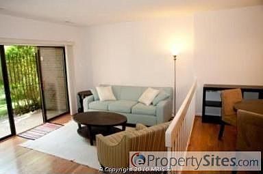 3rd image of 3117 Hawthorne Dr NE #3117