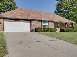 19500 E Millhaven St, Independence, MO 64056