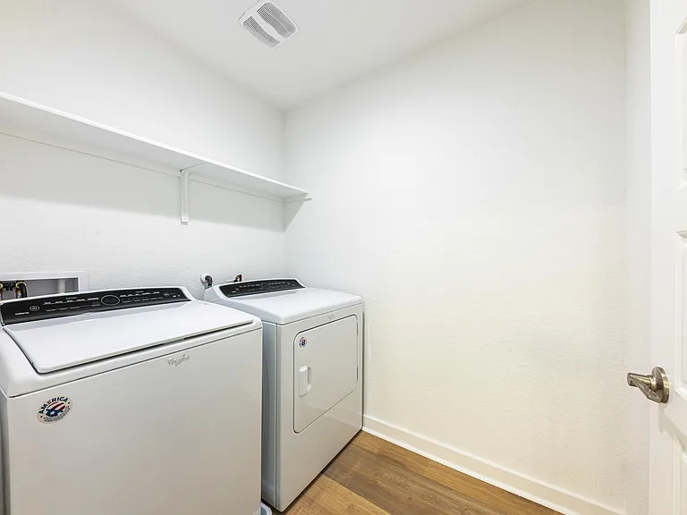 1804 Bonham Ln — Photo 18