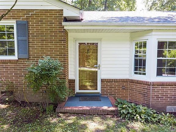 3rd image of 3949 Lynaire Dr