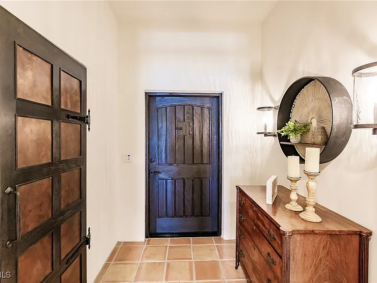 1291 Caloosa Dr — Photo 4