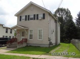 16 Pleasant St, Whitesboro, NY 13492