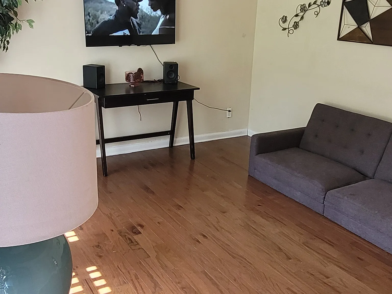 4 bed, 1170 sqft, $2,600 — Photo 2