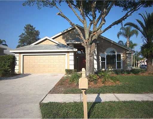 1st image of 765 Crestridge Dr