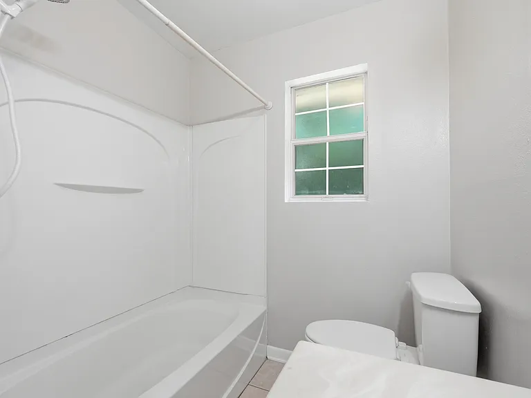 90 Andrews Ave — Photo 30
