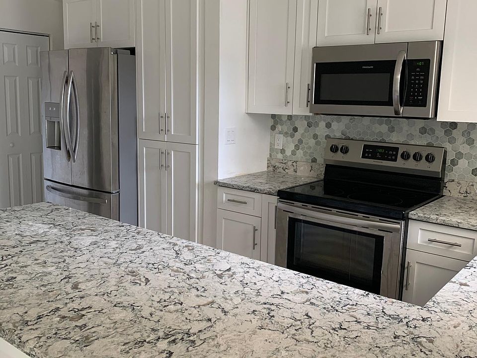1st image of 234 SW 19th St APT 2